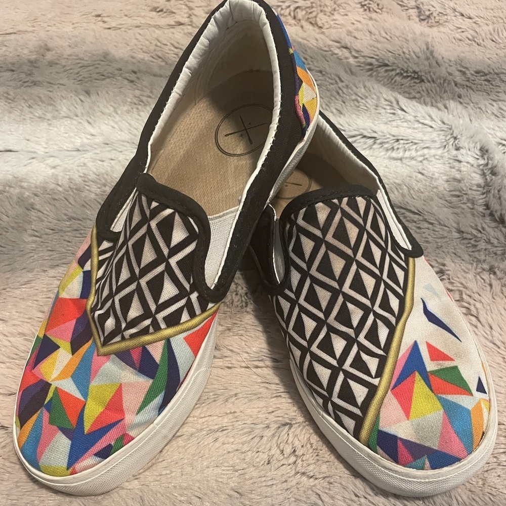 Inkkas Women’s Size 6 Slip-On Sneakers– Colorful Geometric & Black/White Pattern